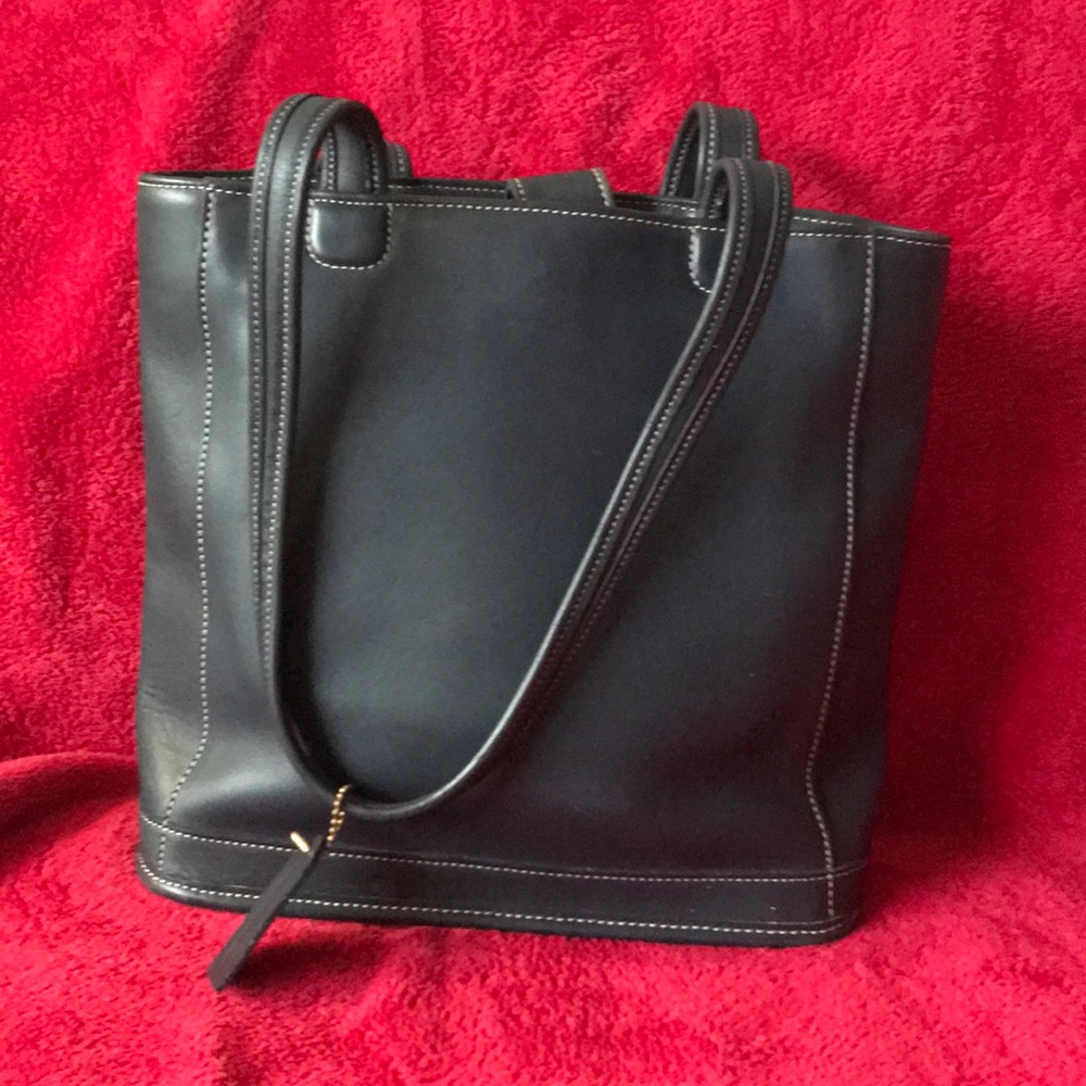 Elegant Coach Blue Leather Tote Bag